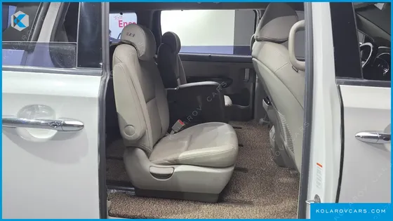 KIA CARNIVAL 11-SEATER PRESTIGE