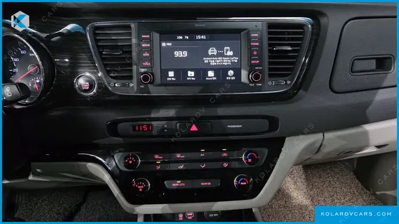 KIA CARNIVAL 11-SEATER PRESTIGE