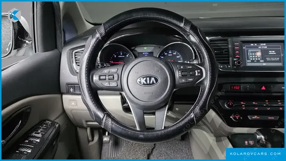 KIA CARNIVAL 11-SEATER PRESTIGE