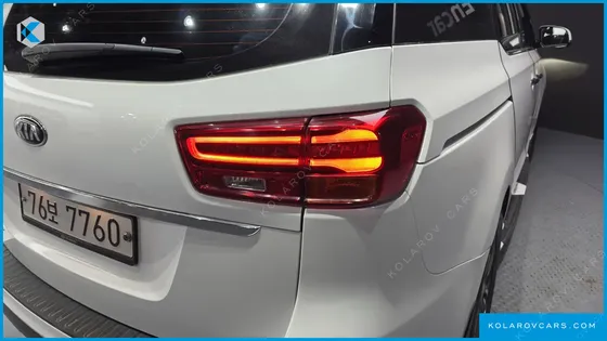 KIA CARNIVAL 11-SEATER PRESTIGE