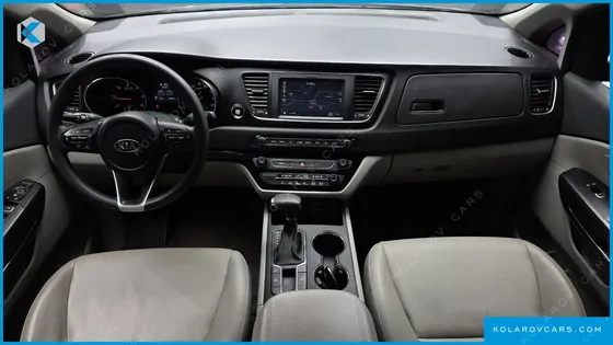 KIA CARNIVAL 11-SEATER DELUXE