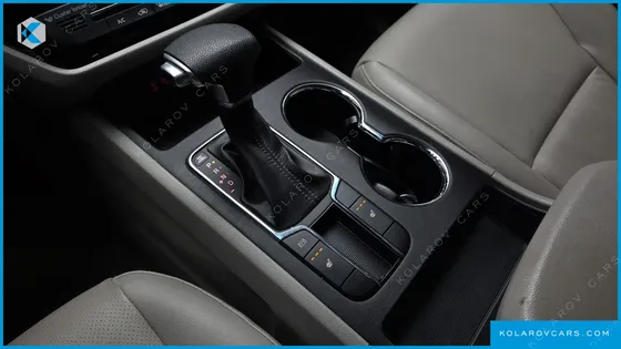 KIA CARNIVAL 11-SEATER DELUXE