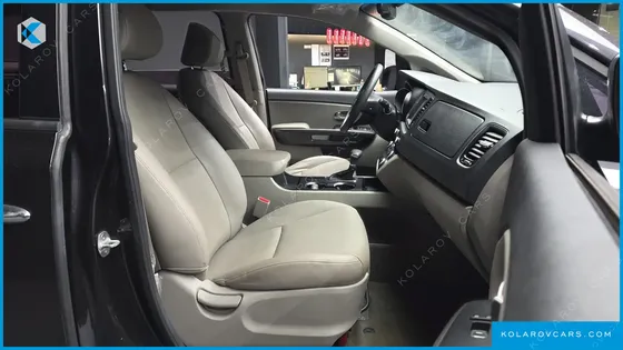 KIA CARNIVAL 11-SEATER DELUXE
