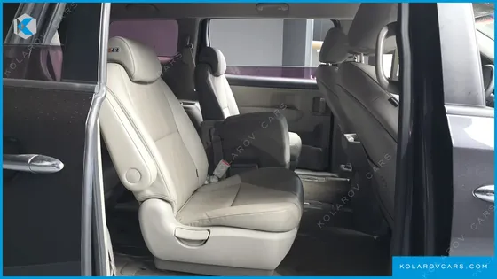 KIA CARNIVAL 11-SEATER DELUXE
