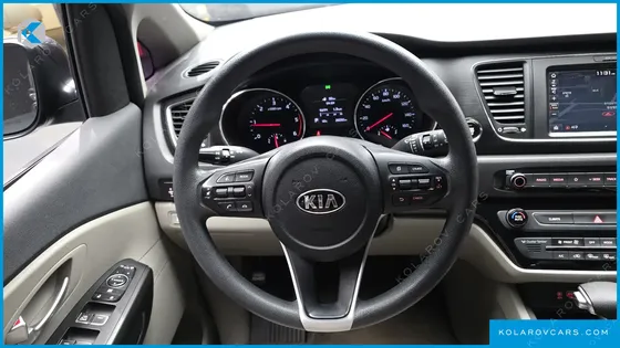 KIA CARNIVAL 11-SEATER DELUXE