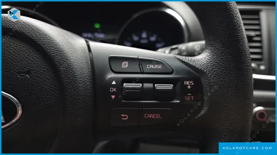KIA CARNIVAL 11-SEATER DELUXE