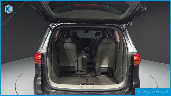 KIA CARNIVAL 11-SEATER DELUXE
