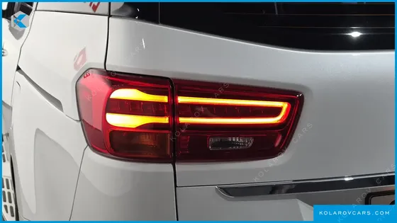 KIA CARNIVAL 9-SEATER NOBLESSE SPECIAL