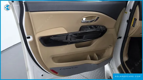 KIA CARNIVAL 9-SEATER NOBLESSE SPECIAL