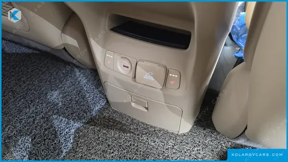 KIA CARNIVAL 9-SEATER NOBLESSE SPECIAL