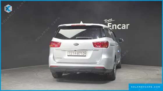 KIA CARNIVAL 11-SEATER DELUXE