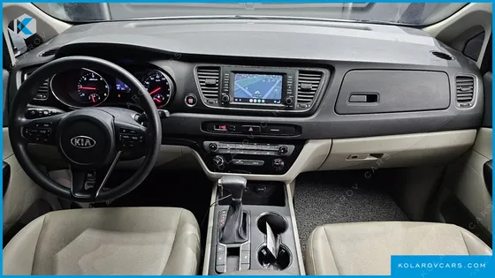 KIA CARNIVAL 11-SEATER DELUXE