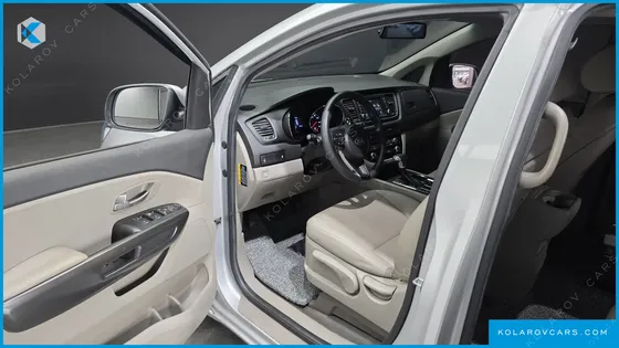 KIA CARNIVAL 11-SEATER DELUXE