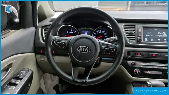KIA CARNIVAL 11-SEATER DELUXE
