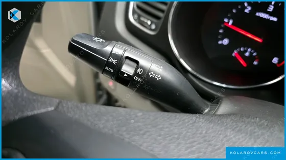 KIA CARNIVAL 11-SEATER DELUXE