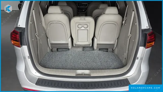 KIA CARNIVAL 11-SEATER DELUXE