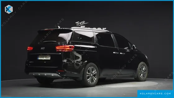 KIA CARNIVAL 9-SEATER LUXURY