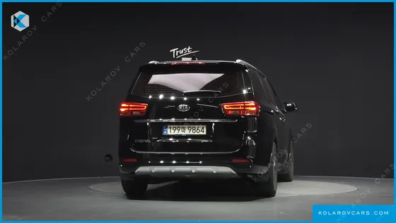 KIA CARNIVAL 9-SEATER LUXURY