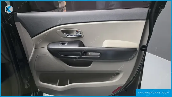 KIA CARNIVAL 9-SEATER LUXURY