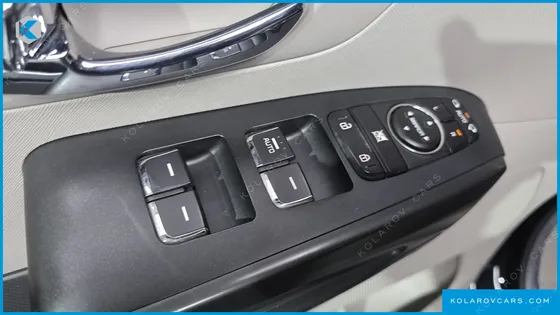 KIA CARNIVAL 9-SEATER LUXURY