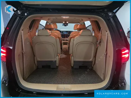 KIA CARNIVAL 9-SEATER PRSTIGE