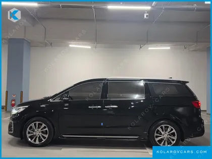 KIA CARNIVAL 9-SEATER PRSTIGE