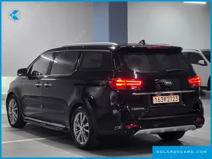 KIA CARNIVAL 9-SEATER PRSTIGE