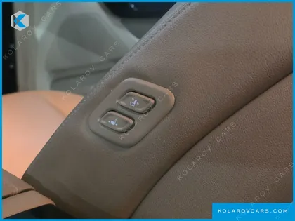 KIA CARNIVAL 9-SEATER PRSTIGE