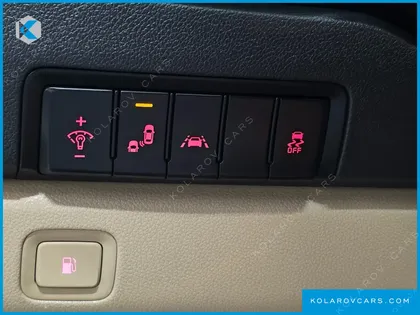KIA CARNIVAL 9-SEATER PRSTIGE