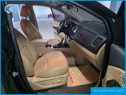 KIA CARNIVAL 9-SEATER PRSTIGE