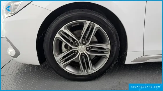 HYUNDAI GRANDEUR 2.2 DIESEL PREMIUM
