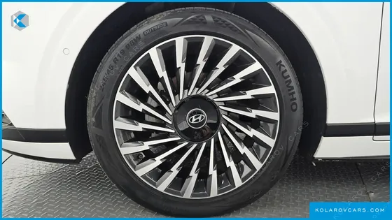 HYUNDAI GRANDEUR CALLIGRAPHY