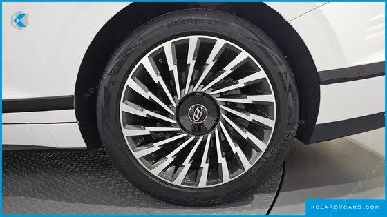 HYUNDAI GRANDEUR CALLIGRAPHY