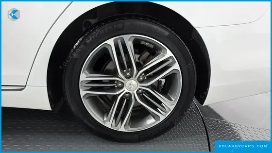 HYUNDAI GRANDEUR 2.4 PREMIUM