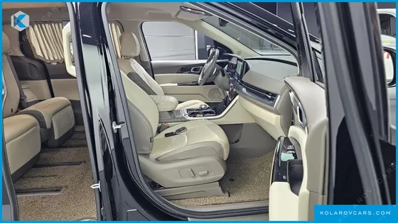 KIA CARNIVAL GASOLINE 7-SEATER HI-LIMOUSINE