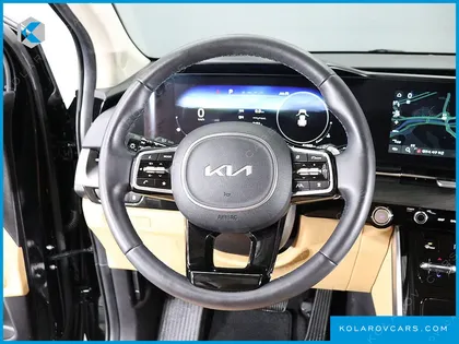 KIA CARNIVAL DIESEL 9-SEATER SIGNATURE