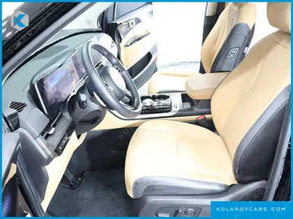 KIA CARNIVAL DIESEL 9-SEATER SIGNATURE