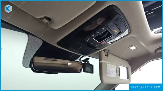 KIA CARNIVAL GASOLINE 9-SEATER SIGNATURE