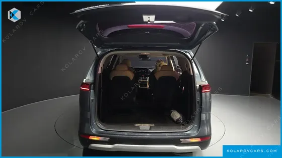 KIA CARNIVAL DIESEL 9-SEATER PRESTIGE