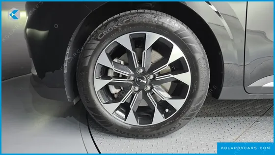 KIA CARNIVAL GASOLINE 9-SEATER SIGNATURE