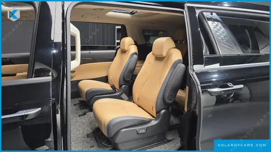 KIA CARNIVAL GASOLINE 9-SEATER SIGNATURE