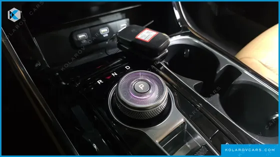 KIA CARNIVAL DIESEL 7-SEATER NOBLESSE
