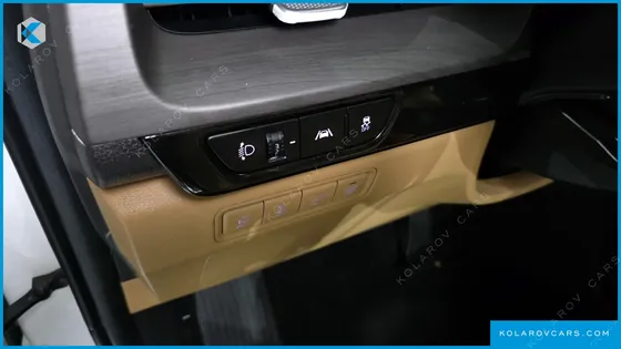 KIA CARNIVAL DIESEL 7-SEATER NOBLESSE
