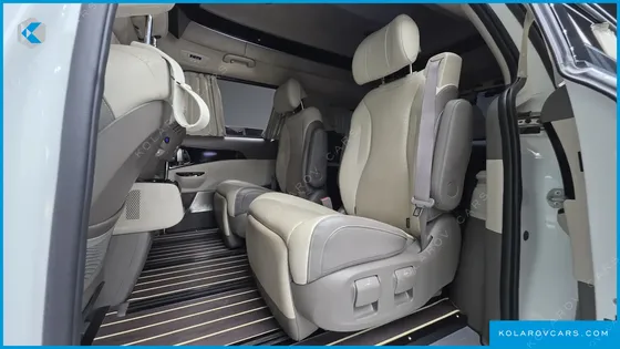 KIA CARNIVAL GASOLINE 7-SEATER HI-LIMOUSINE