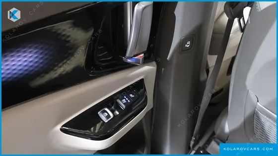 KIA CARNIVAL GASOLINE 7-SEATER HI-LIMOUSINE