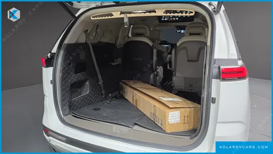 KIA CARNIVAL GASOLINE 7-SEATER HI-LIMOUSINE