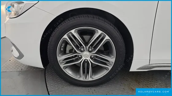 HYUNDAI GRANDEUR 3.0 LPI MODERN (RENTAL CAR)