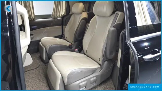KIA CARNIVAL GASOLINE 7-SEATER HI-LIMOUSINE