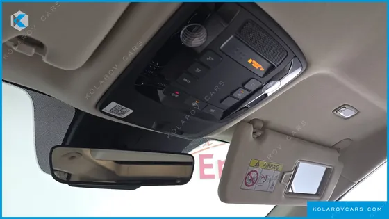KIA CARNIVAL GASOLINE 7-SEATER HI-LIMOUSINE