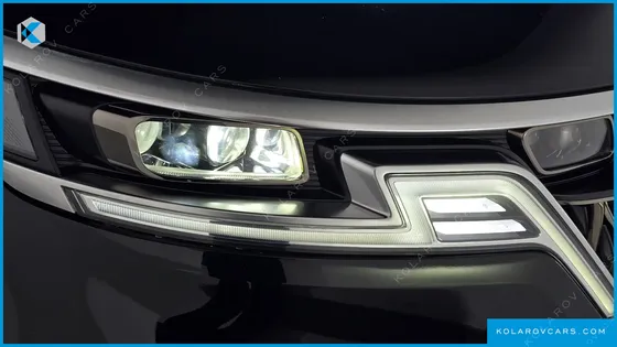 KIA CARNIVAL GASOLINE 7-SEATER HI-LIMOUSINE